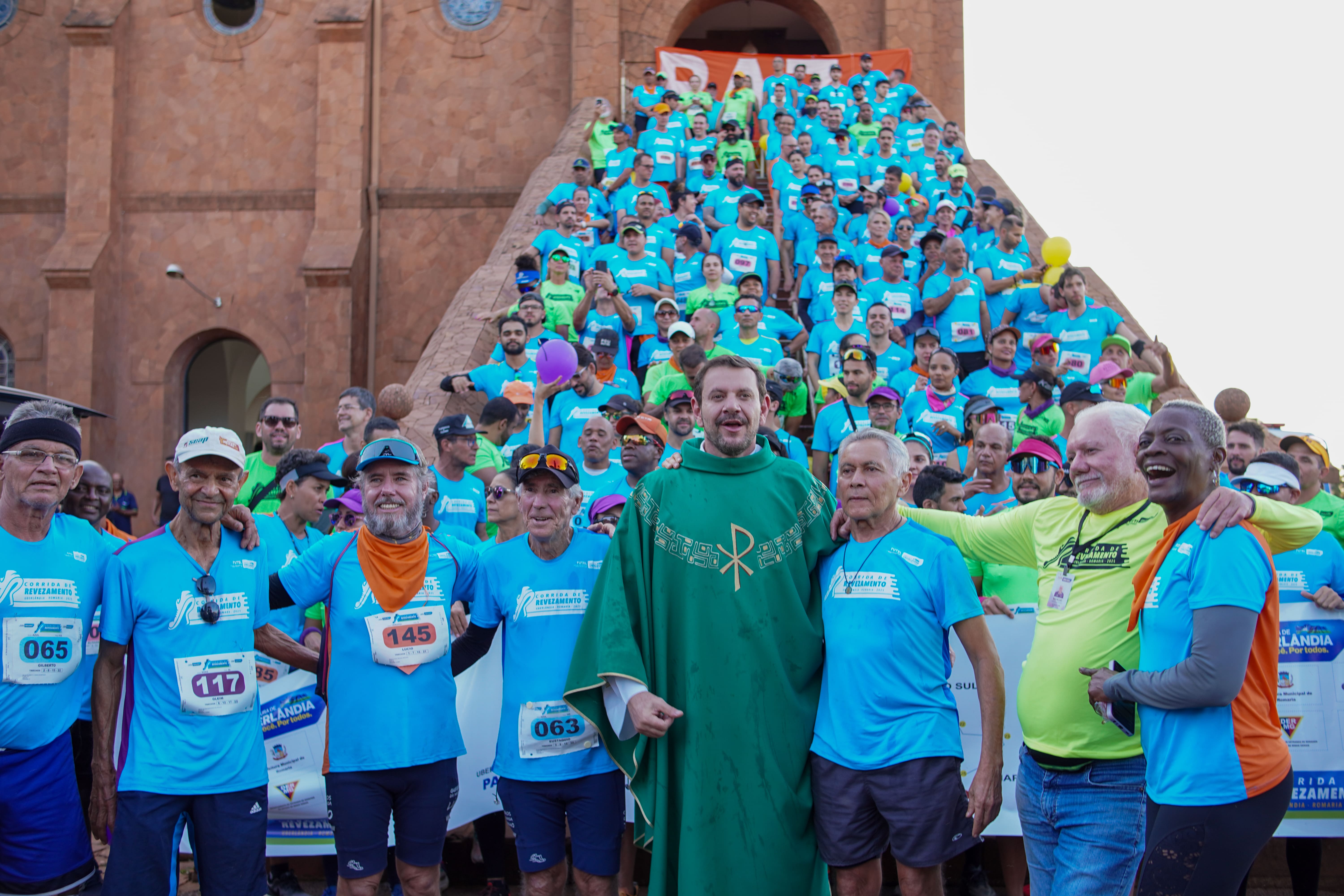 Fé e Superação: 18ª Corrida de Revezamento une devoção e esporte em jornada de 130 km até Romaria