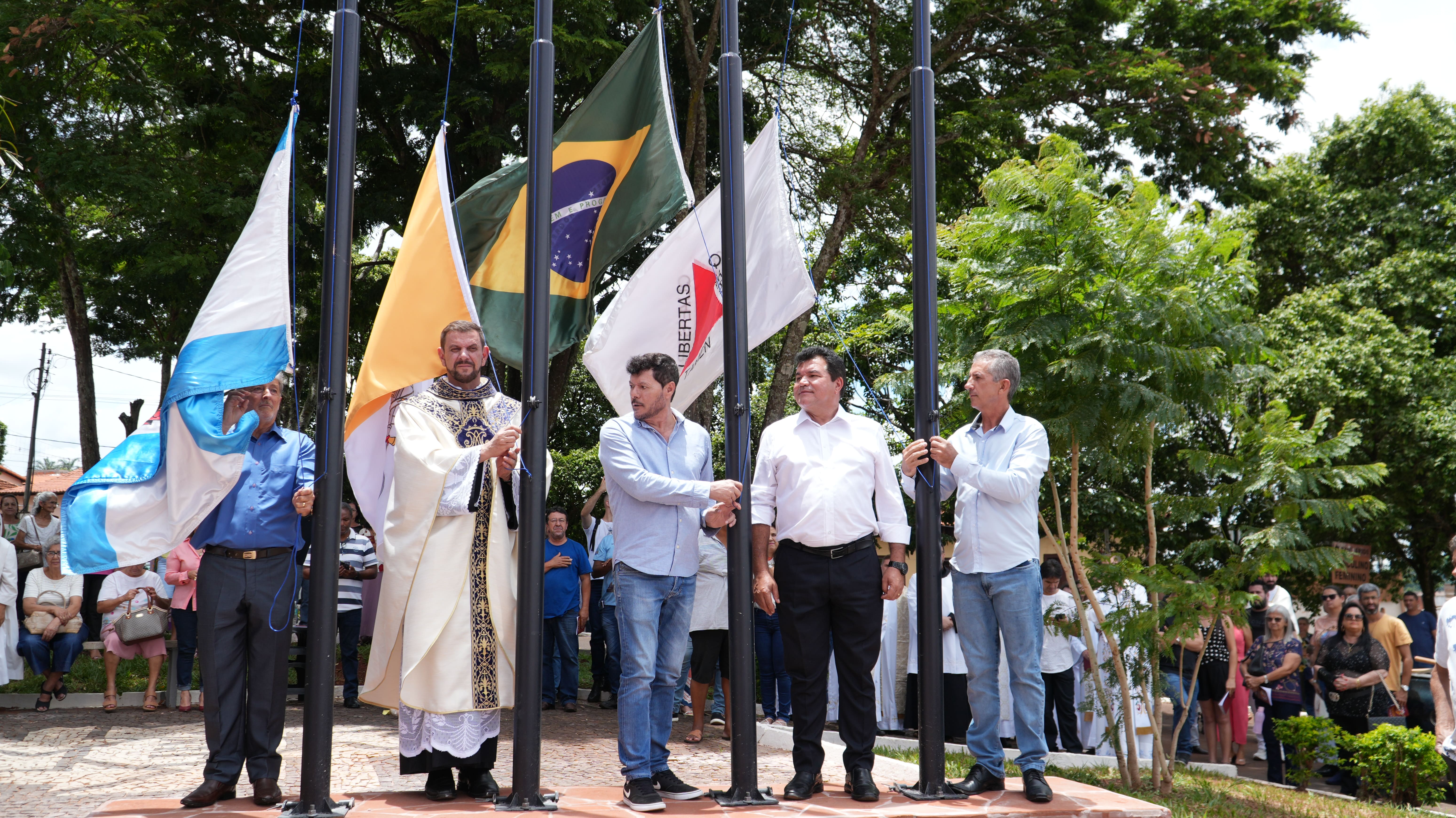 FESTA POR OCASIÃO DA ELEVAÇÃO DO SANTUÁRIO À BASILICA - Hasteamento das Bandeiras 20/11/2023