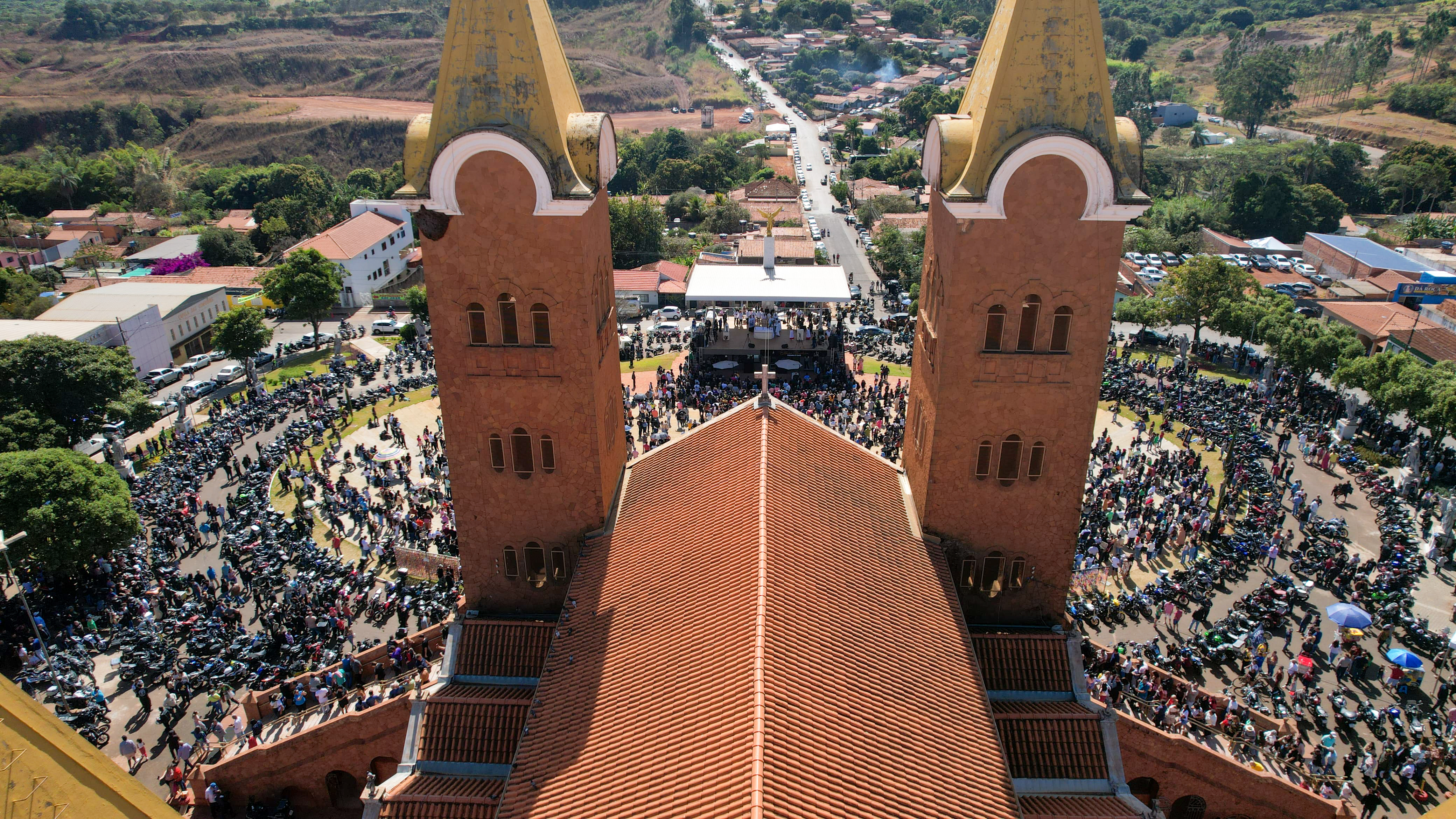 Motociclistas celebram fé e liberdade na 4ª Romaria em honra de Nossa Senhora da Abadia